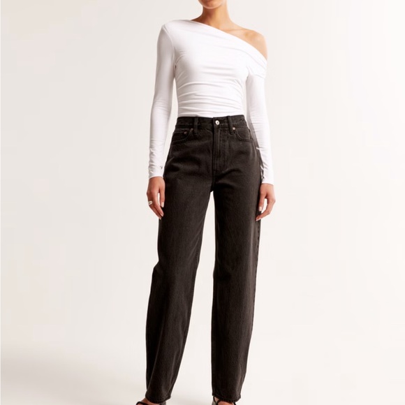 Abercrombie & Fitch Denim - Abercrombie & Fitch Black tapered loose high rise Jeans